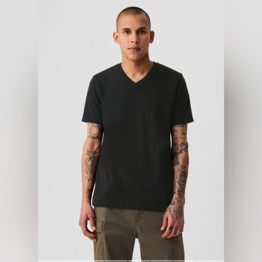 NWT,GAP Black, V-neck, Vintage,Tee, Size XXL - Picture 2 of 3